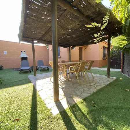 Casa Con Jardín Privado Y Piscina Compartida En Playa El Palmar Cádiz