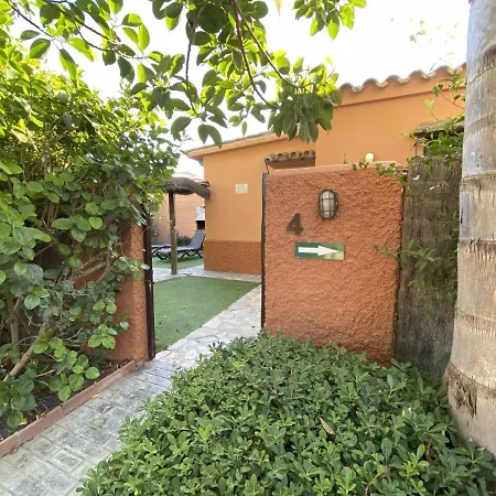 Casa Con Jardín Privado Y Piscina Compartida En Playa El Palmar Сasa de vacaciones *